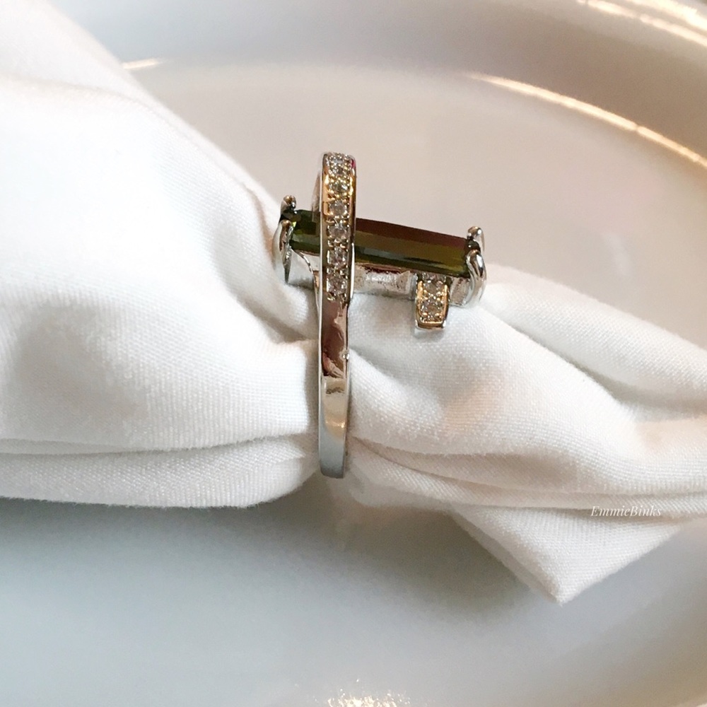 New Green Geometric Cubic Zirconia & Crystal Ring - Picture 5 of 14